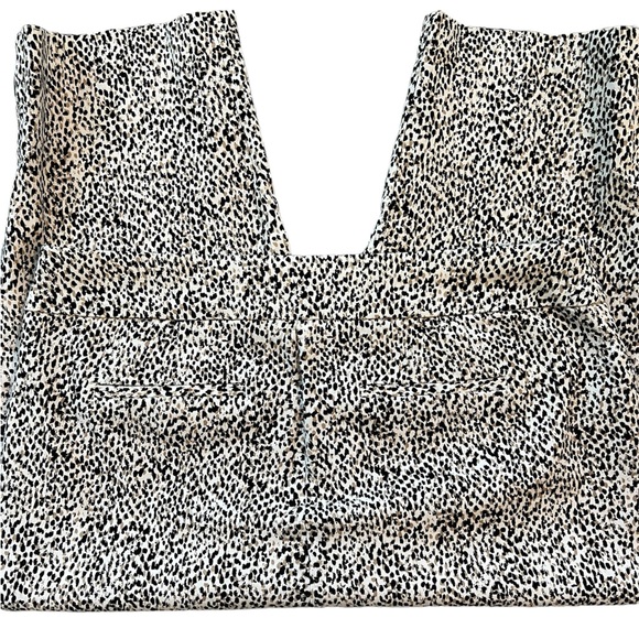 CHICOS BERMUDA PULL ON TUMMY CONTROL SHORTS SZ 2 (12,Lg) - Picture 4 of 14